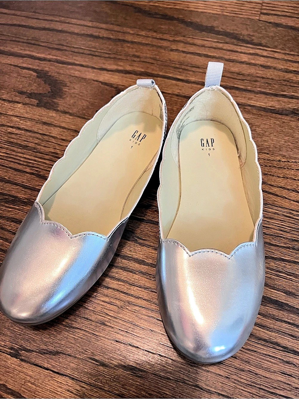 Gap Kids - Silver Scalloped Flats